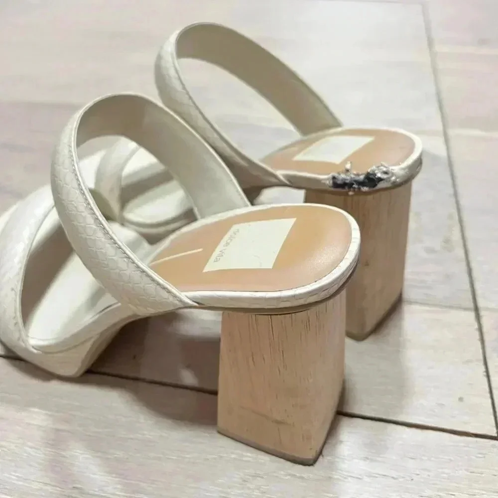 Dolce Vita Atlas Sandal in Ivory